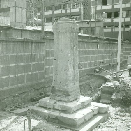 Στήλη των όφεων